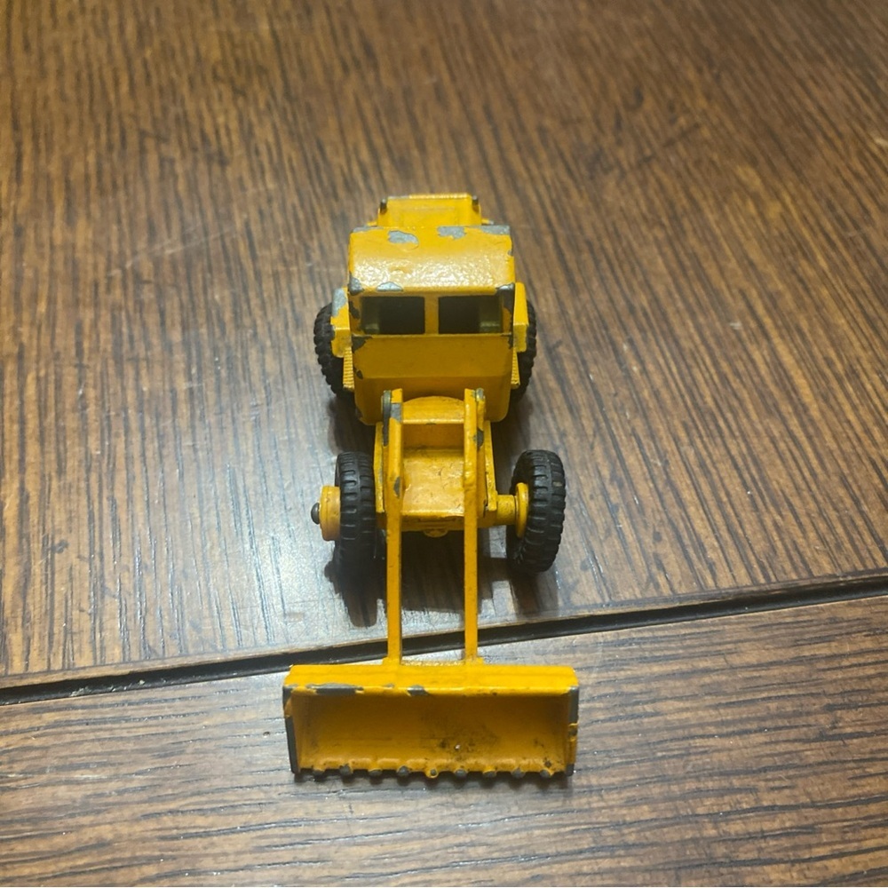 Vintage Matchbox Lesney Tractor Shovel No. 69 Yellow Movable Parts Diecast - Picture 3 of 8